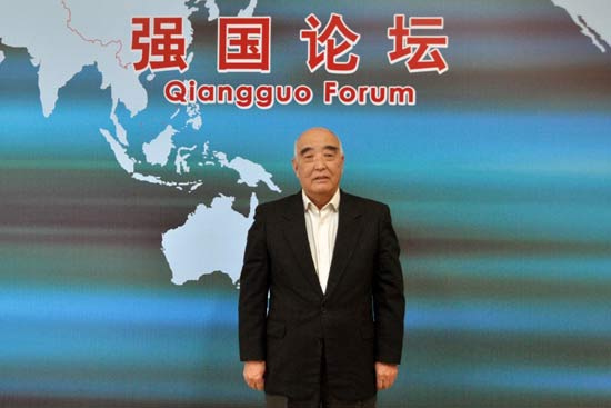 中国前驻哥伦比亚大使吴长胜做客强国论坛照片